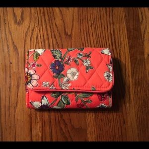 Vera Bradley iconic riley compact wallet